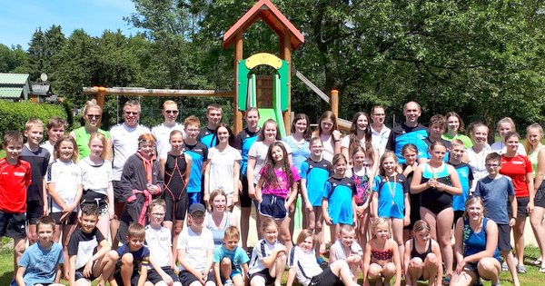 Beim Westerwaldschwimmfest in Herschbach konnten die Aktiven des SV Neptun Wissen insgesamt 21 Platzierungen auf dem Siegertreppchen erringen. (Foto: SV Neptun Wissen)