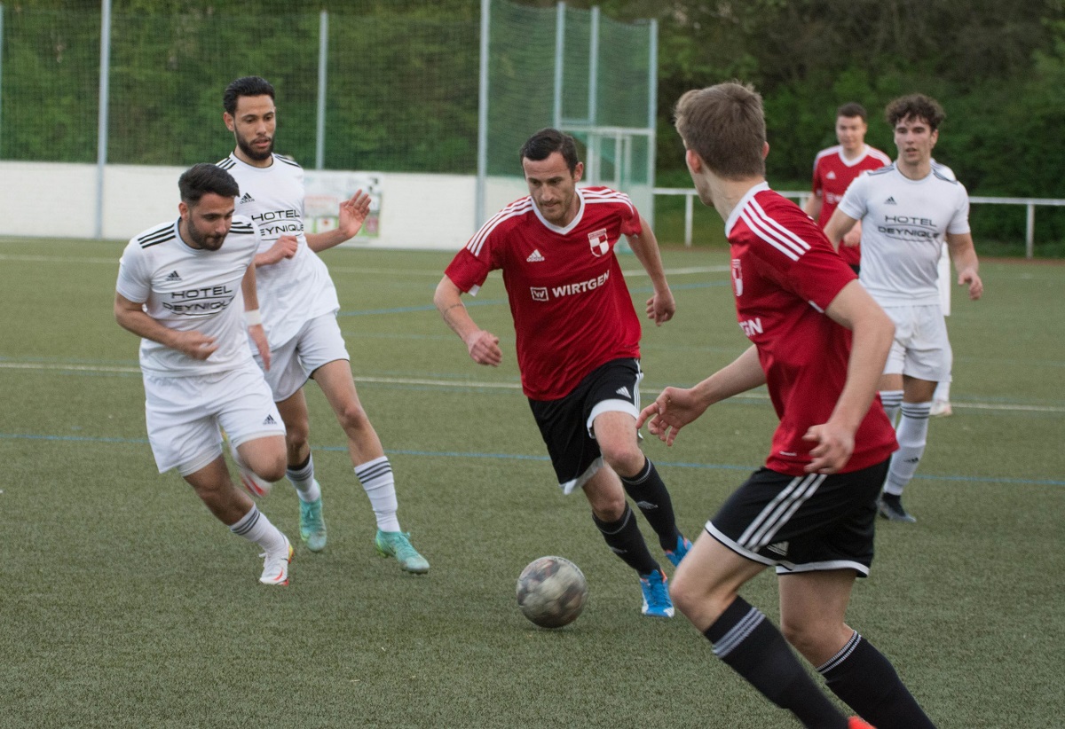 SV Windhagen mit wichtigem Heimsieg nach zweimaligem Rckstand