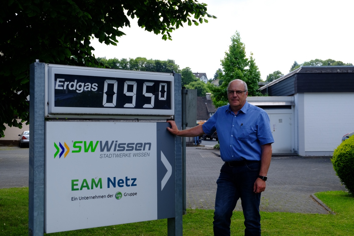 Im Gesprch mit Dirk Baier, Geschftsfhrer der Stadtwerke Wissen GmbH: Biogas stelle sich gerade als gnstige Alternative, etwa zu Diesel und Benzin dar. (Foto: KathaBe)