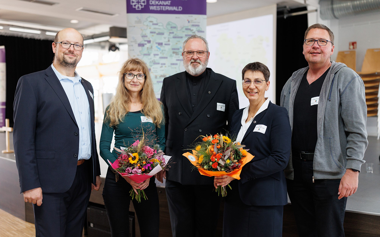 Gratulation an die Gewhlten (v. l.) Benjamin Schiwietz, Anja Jacobi, Dr. Axel Wengenroth, Sabine Bertram-Schfer, Volker Siefert. (Foto: Peter Bongard)