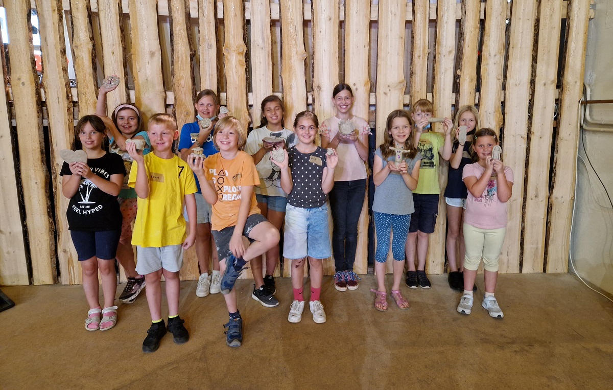 Im Rahmen der "Tonwerkstatt" im Ideenkino konnten die Kinder Kunstwerke aus Ton erschaffen. (Foto: privat)