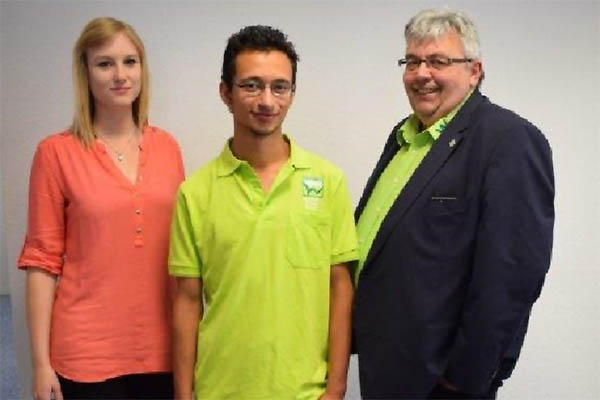 Von links: Laura Jung (Auszubildende), Abdulrahman Nasan, Christoph Hoopmann (Geschftsfhrer). Foto: pr