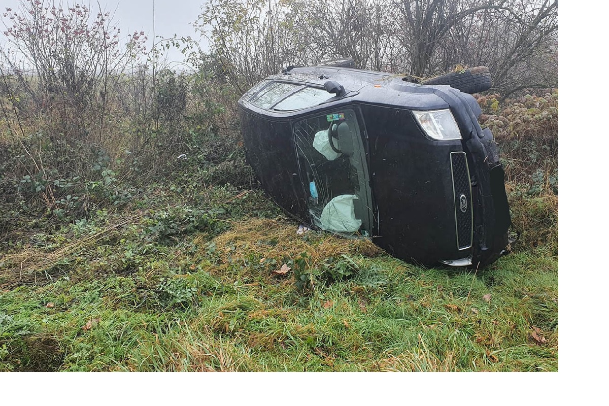 Der Pkw kam auf der Seite liegend zum Halten. (Fotoquelle: RS-Media)