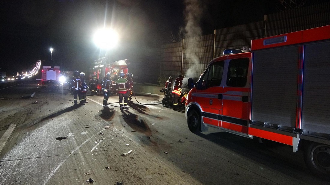 Aktualisiert: Oberhaid: Mittelleitplanke auf A3 wurde bei Unfall zerfetzt