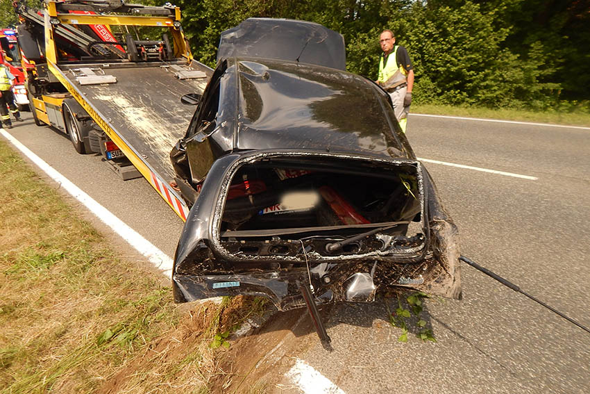 B 42  ungebremst auf stehenden PKW aufgefahren