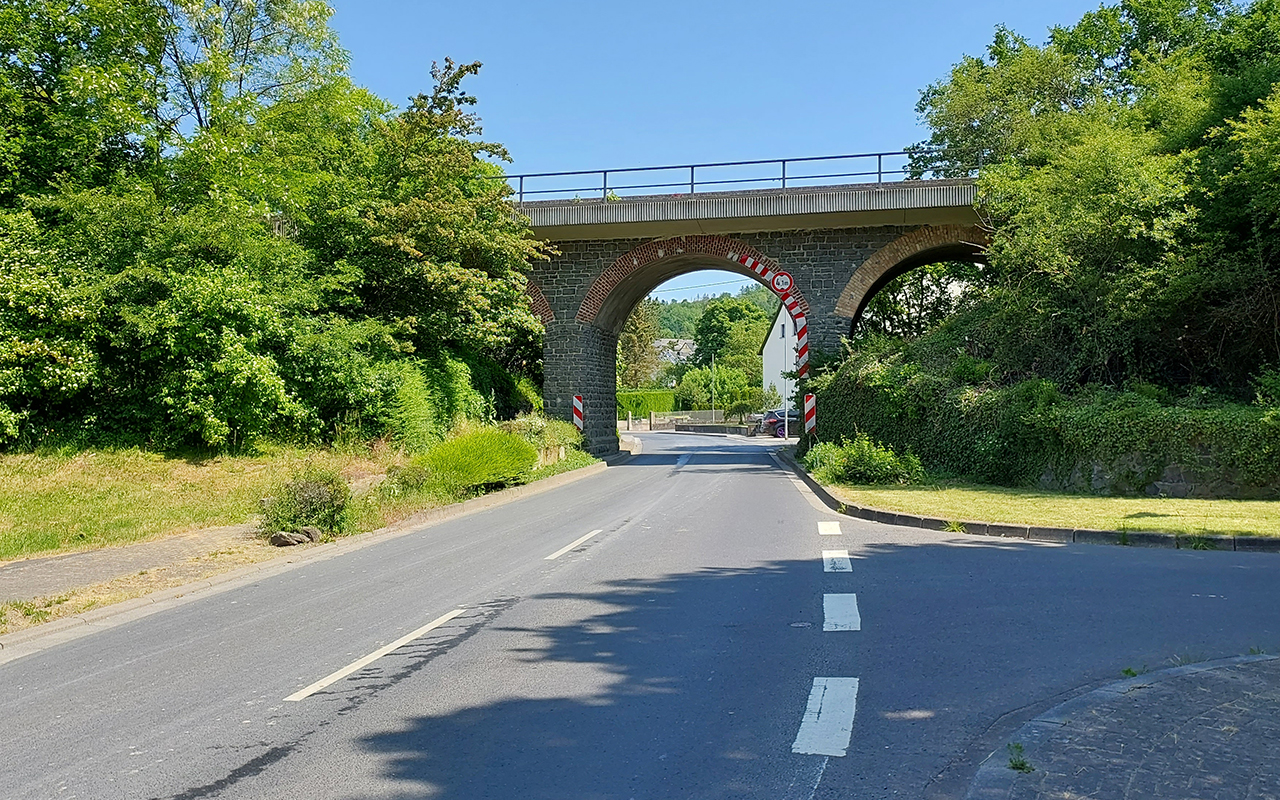 Die Bahnunterfhrung an der K101 in Ruppach-Goldhausen wird vom 3. bis 15. Juli gesperrt. Grund sind Tiefbauarbeiten der Verbandsgemeindewerke Montabaur. (Foto: VG-Werke/Johannes Stahlhofen)
