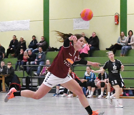 Handball-Derby: VfL-Damen besiegen SSV95 Wissen knapp 