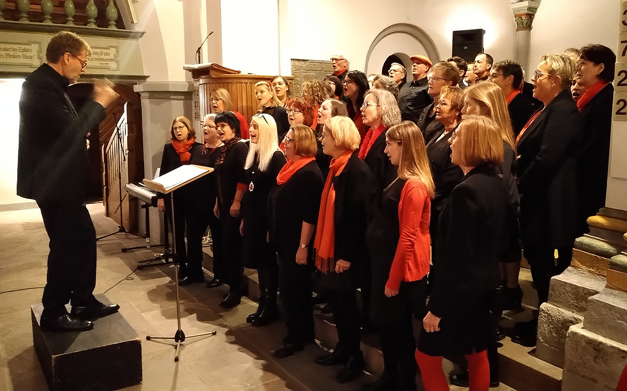 Begeisterte bei seinem Auftritt in der evangelischen Kirche in Niederbieber: das Vokalensemble Hammerstein. (Foto: Martin Hassler)  