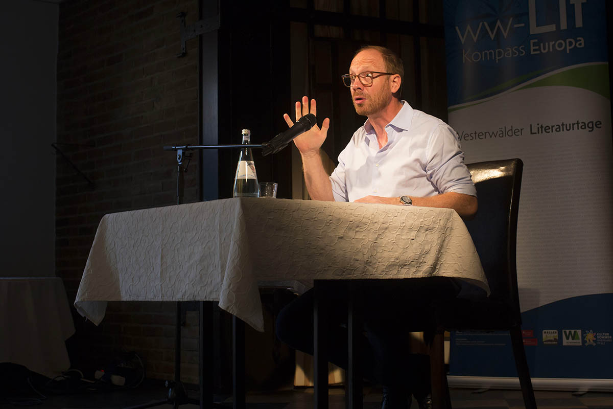 Schauspieler und Hrbuchsprecher Johann von Blow bei der Lesung. Foto: Helmi Tischler-Venter