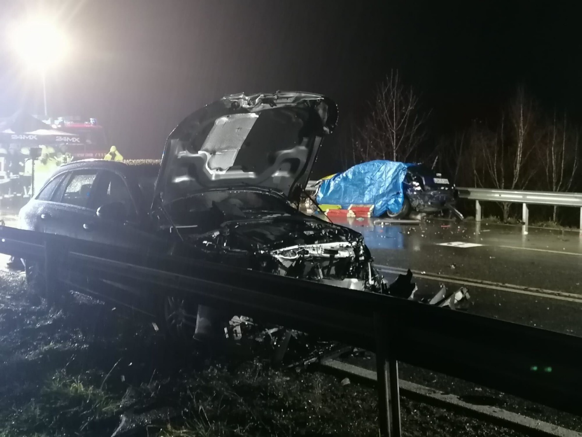AKTUALISIERT: Verkehrsunfall auf B414 bei Unnau endete tragisch - vier Fahrzeuge beteiligt
