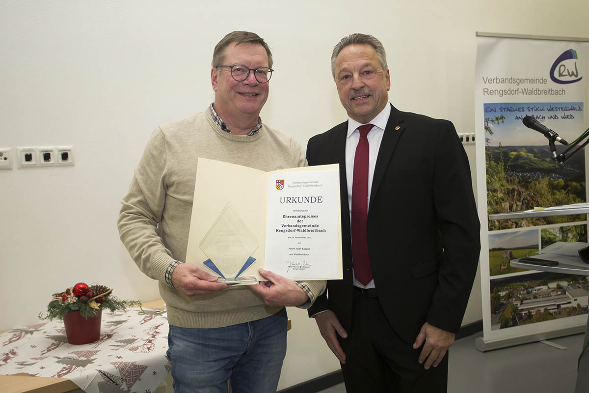 Ortsbrgermeister Martin Lerbs (links) wird die Auszeichnung berbringen. Foto: Wolfgang Tischler