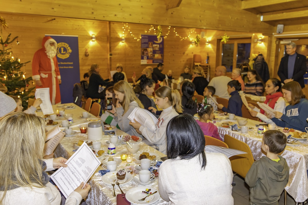 Weihnachtsfreude fr ukrainische Kinder in Windhagen