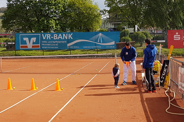 Rheinbrohl spielt Tennis!  Groer Andrang 