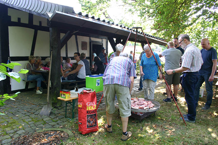 Auen- und Grilltemperatur stimmten in Windhagen 