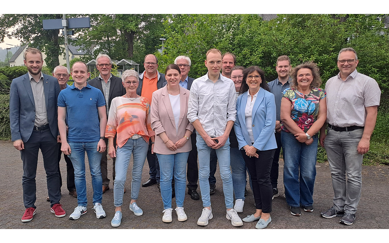 Der neue Vorstand freut sich auf die zuknftige Arbeit im neuen Team. (Foto: Gaby Klschbach)