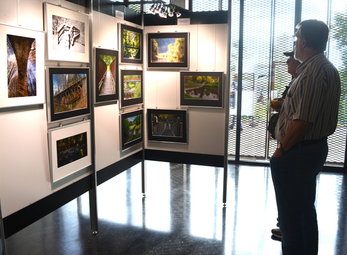 Foto-Freunde Westerwald e. V. mit neuer Ausstellung im Stffel-Park: "Brcken und Stege im Westerwald"