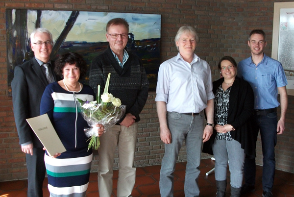 Von links nach rechts: Brgermeister Volker Mendel, Thea Brger, Broleiter Wolfgang Mller, Dietmar Brger (Ehemann), Corinna Kau fr die Betriebsgemeinschaft, Fachbereichsleiter Markus Sommer. Foto: Privat